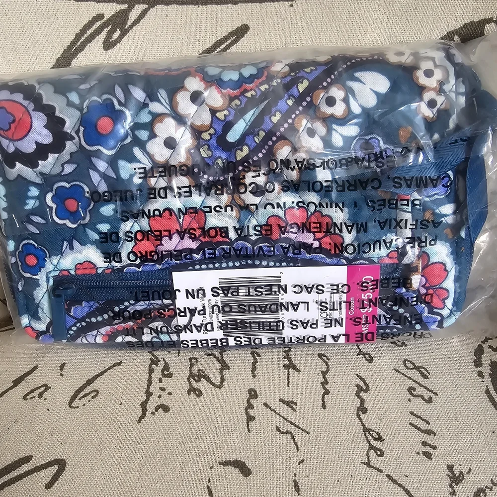 Vera Bradley RFID Protect turnlock wallet in haymarket paisley jewel design NWT - Picture 4 of 16